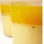 bicchieri guarniti con mango